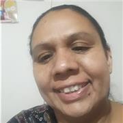 Profesora de párvulos que dicta clases a niños